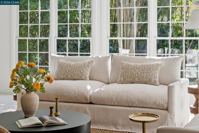 11 Bradley Ave, Walnut Creek, CA 94596