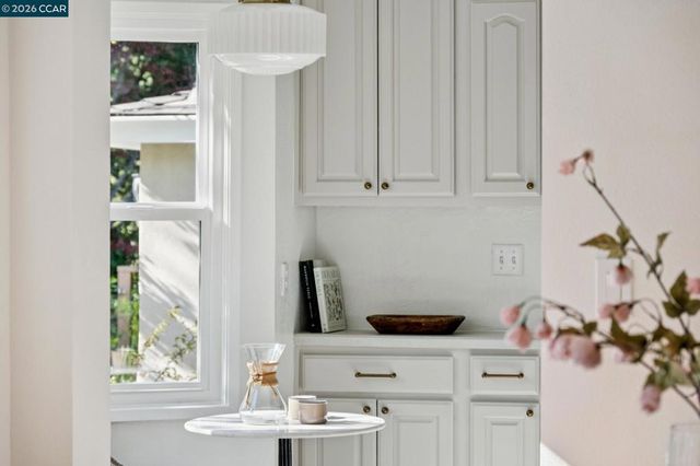 11 Bradley Ave, Walnut Creek, CA 94596