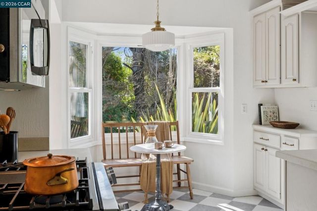 11 Bradley Ave, Walnut Creek, CA 94596