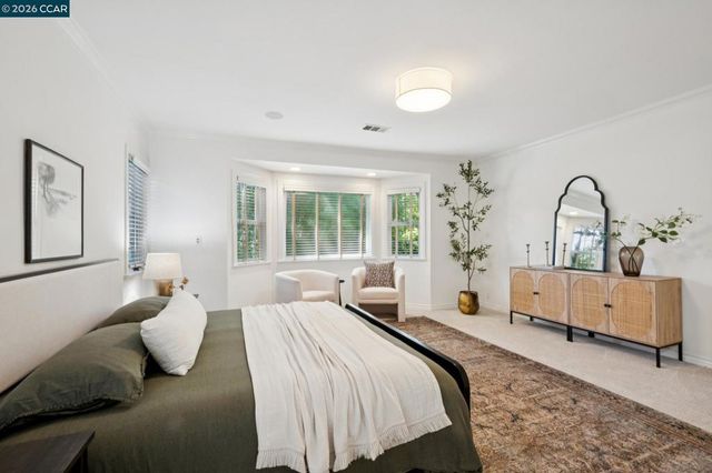 11 Bradley Ave, Walnut Creek, CA 94596