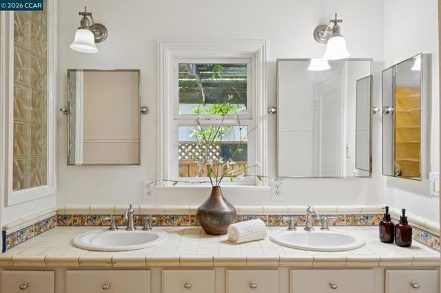 11 Bradley Ave, Walnut Creek, CA 94596