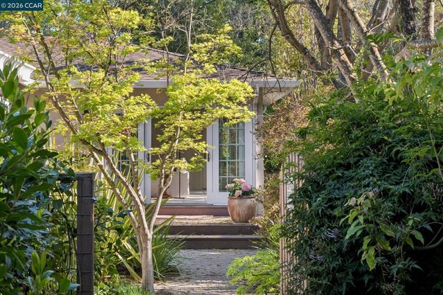 11 Bradley Ave, Walnut Creek, CA 94596