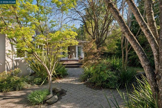 11 Bradley Ave, Walnut Creek, CA 94596