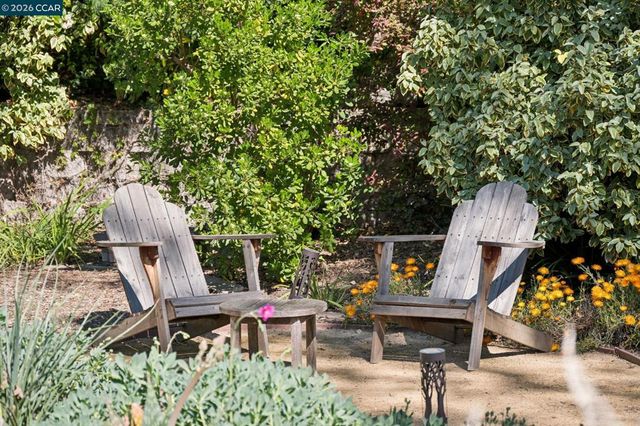 11 Bradley Ave, Walnut Creek, CA 94596