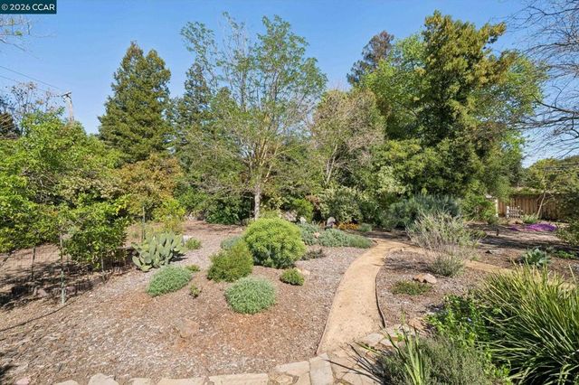 11 Bradley Ave, Walnut Creek, CA 94596