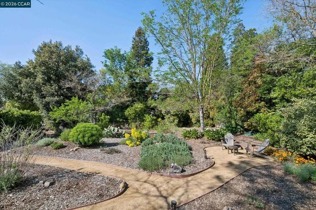 11 Bradley Ave, Walnut Creek, CA 94596