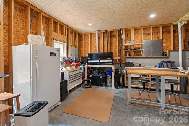 188 Honeysuckle Creek Loop, Mooresville, NC 28117