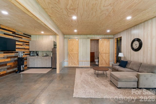 188 Honeysuckle Creek Loop, Mooresville, NC 28117