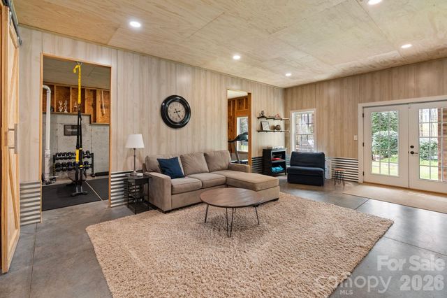 188 Honeysuckle Creek Loop, Mooresville, NC 28117