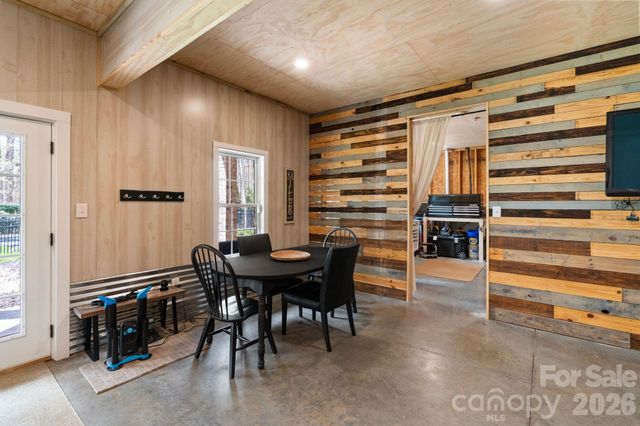 188 Honeysuckle Creek Loop, Mooresville, NC 28117