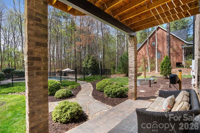 188 Honeysuckle Creek Loop, Mooresville, NC 28117