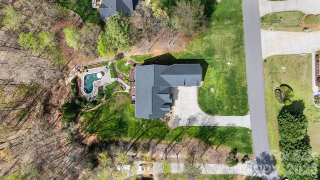 188 Honeysuckle Creek Loop, Mooresville, NC 28117
