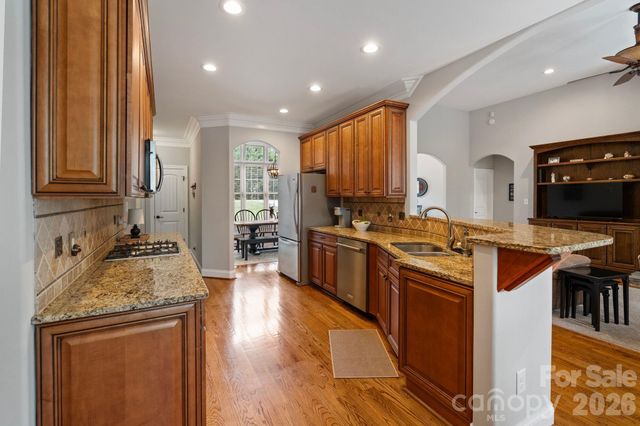 188 Honeysuckle Creek Loop, Mooresville, NC 28117