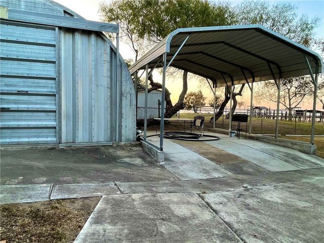 335 Stephens Loop, Lake City, TX 78368