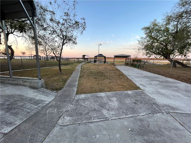 335 Stephens Loop, Lake City, TX 78368