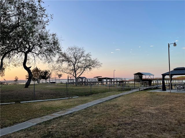 335 Stephens Loop, Lake City, TX 78368