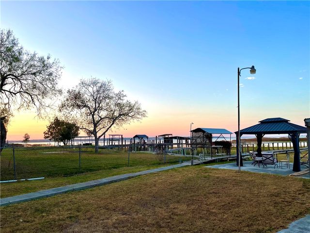 335 Stephens Loop, Lake City, TX 78368