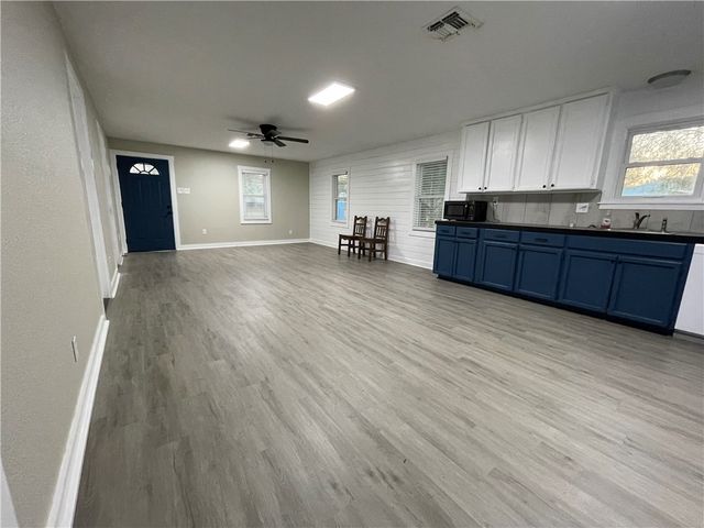 335 Stephens Loop, Lake City, TX 78368