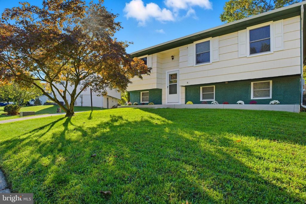 8224 BERNARD DR N, Millersville, MD 21108