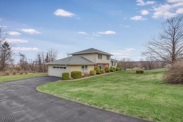 7 Ekes Ct, Vernon Twp., NJ 07461