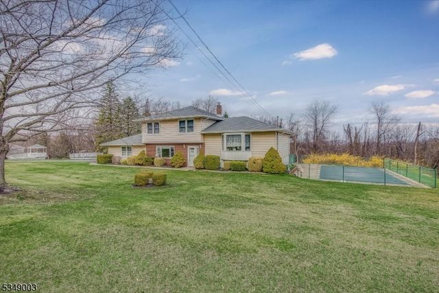 7 Ekes Ct, Vernon Twp., NJ 07461
