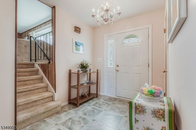 7 Ekes Ct, Vernon Twp., NJ 07461