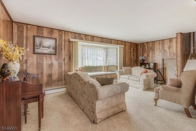 7 Ekes Ct, Vernon Twp., NJ 07461