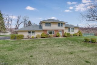 7 Ekes Ct, Vernon Twp., NJ 07461