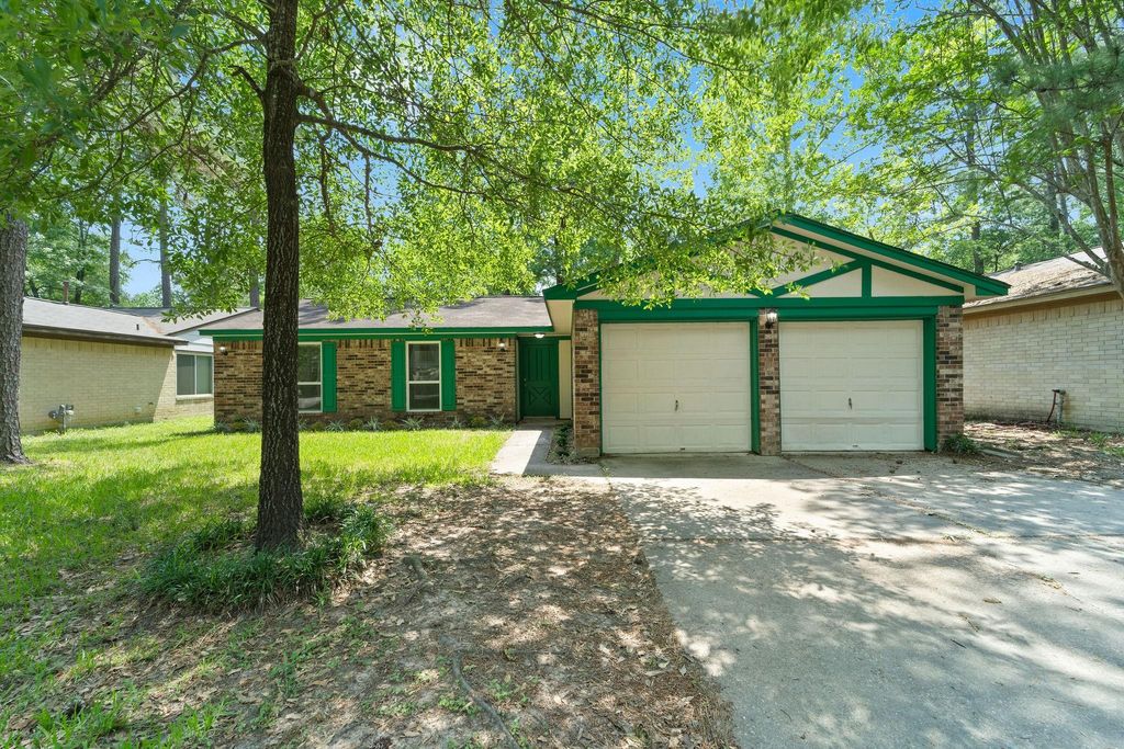 3 W Woodtimber Court, The Woodlands, TX 77381