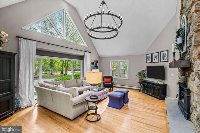 2959 BURNT HOUSE HILL RD, Doylestown, PA 18902