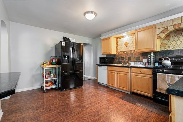 2316 Mission St, South Side, PA 15203
