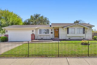 2154 Meadowglen Ave, Sacramento, CA 95832