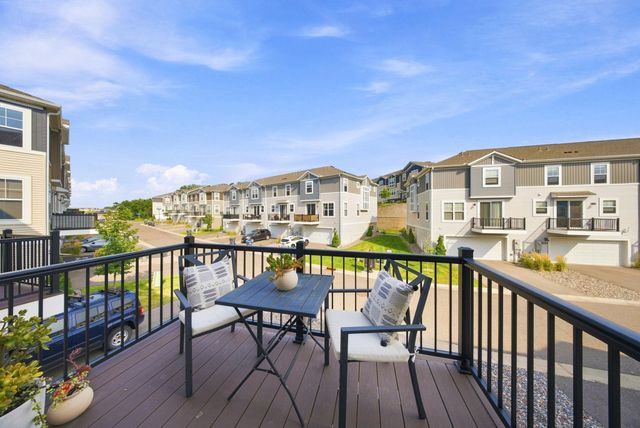 2217 Gateway Curve, North Saint Paul, MN 55109