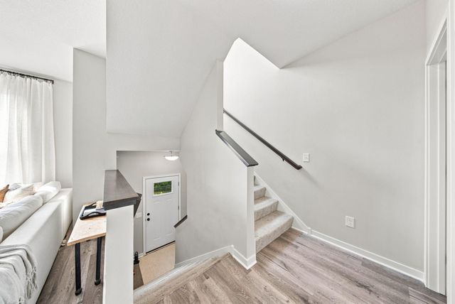 2217 Gateway Curve, North Saint Paul, MN 55109