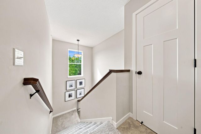 2217 Gateway Curve, North Saint Paul, MN 55109