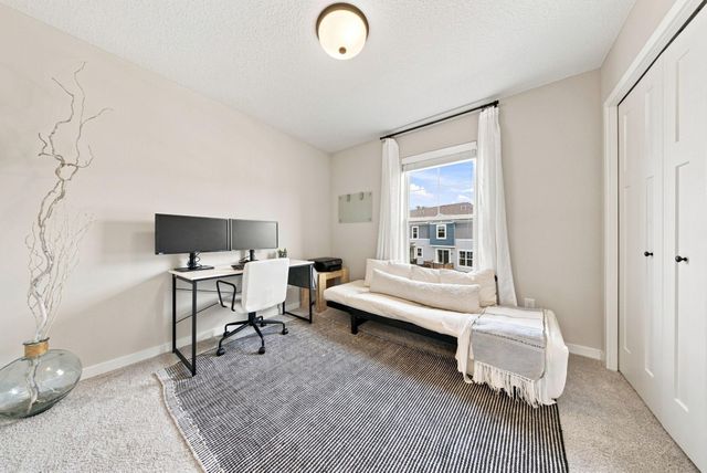 2217 Gateway Curve, North Saint Paul, MN 55109