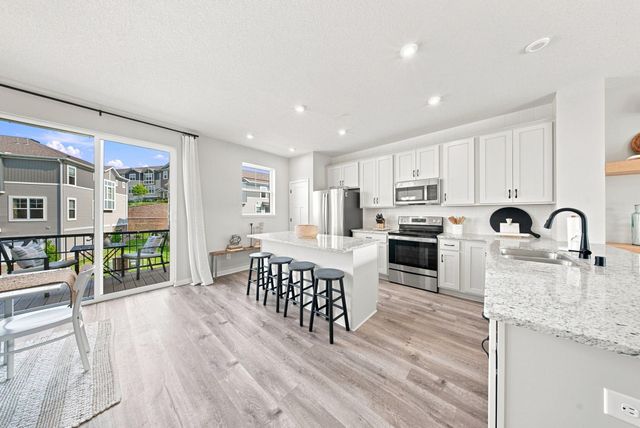 2217 Gateway Curve, North Saint Paul, MN 55109