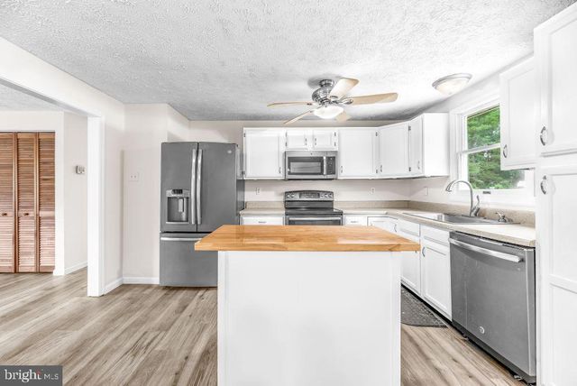 5330 COVE VIEW DR, Saint Leonard, MD 20685