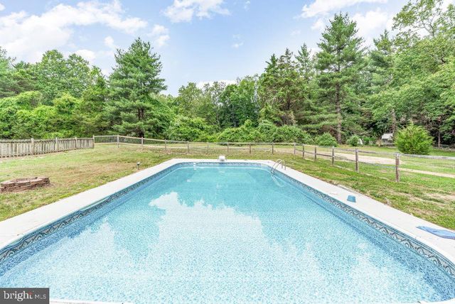 5330 COVE VIEW DR, Saint Leonard, MD 20685