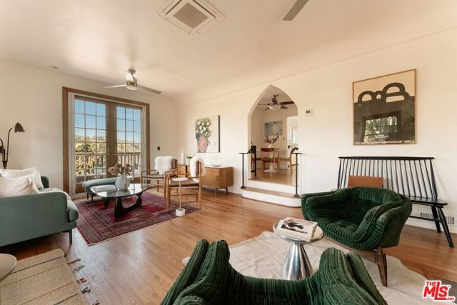 9866 Mcbroom Street, Sunland (los Angeles), CA 91040