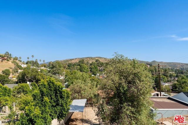 9866 Mcbroom Street, Sunland (los Angeles), CA 91040