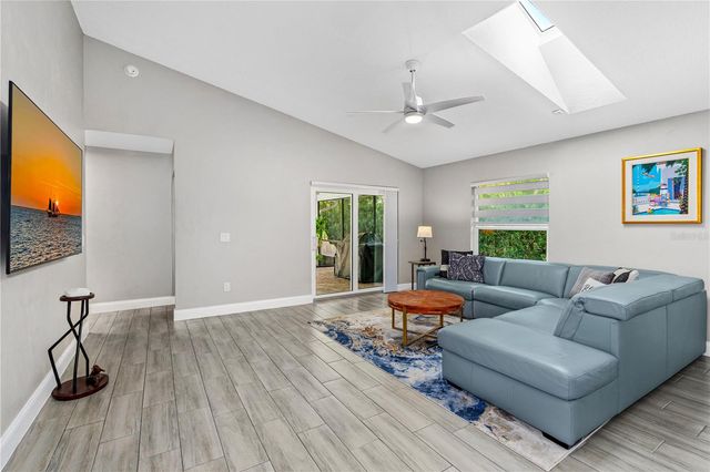 799 E 22ND AVENUE, New Smyrna Beach, FL 32169