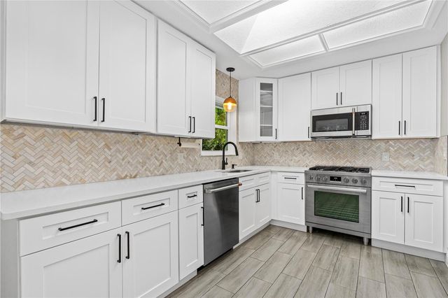 799 E 22ND AVENUE, New Smyrna Beach, FL 32169