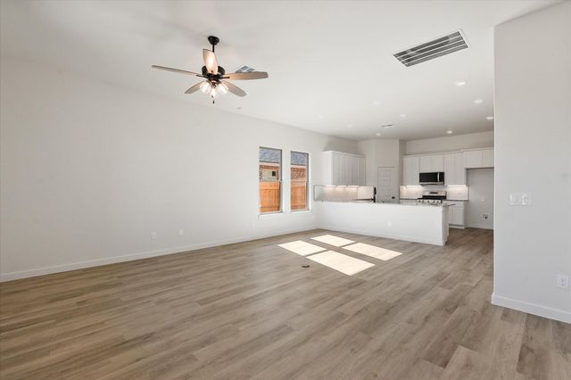 2002 Cottonwood Avenue, Wolfforth, TX 79382