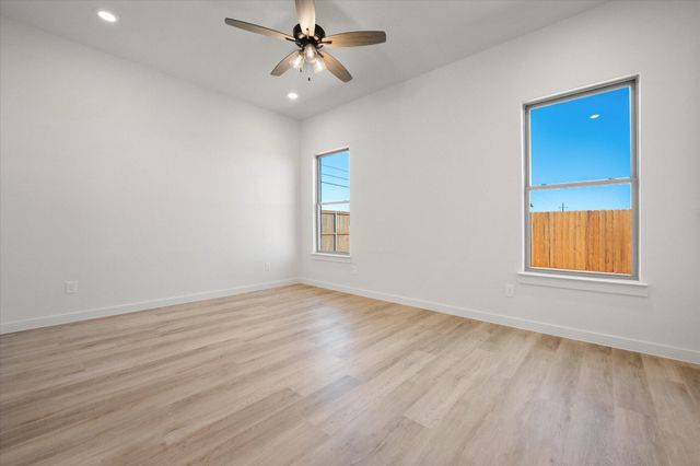 2002 Cottonwood Avenue, Wolfforth, TX 79382