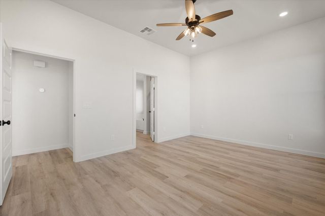 2002 Cottonwood Avenue, Wolfforth, TX 79382