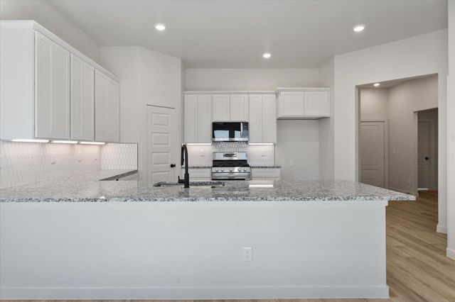 2002 Cottonwood Avenue, Wolfforth, TX 79382