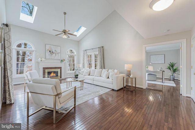 4715 LEWIS WOODS CT, Chantilly, VA 20151