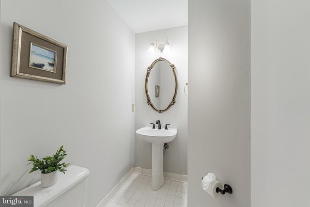 4715 LEWIS WOODS CT, Chantilly, VA 20151