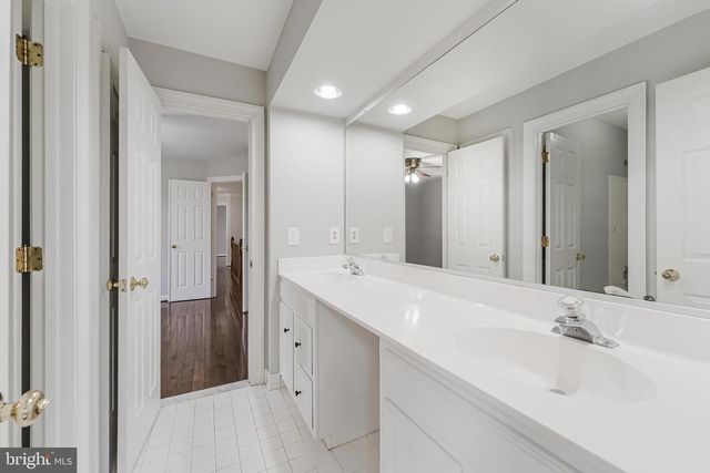 4715 LEWIS WOODS CT, Chantilly, VA 20151